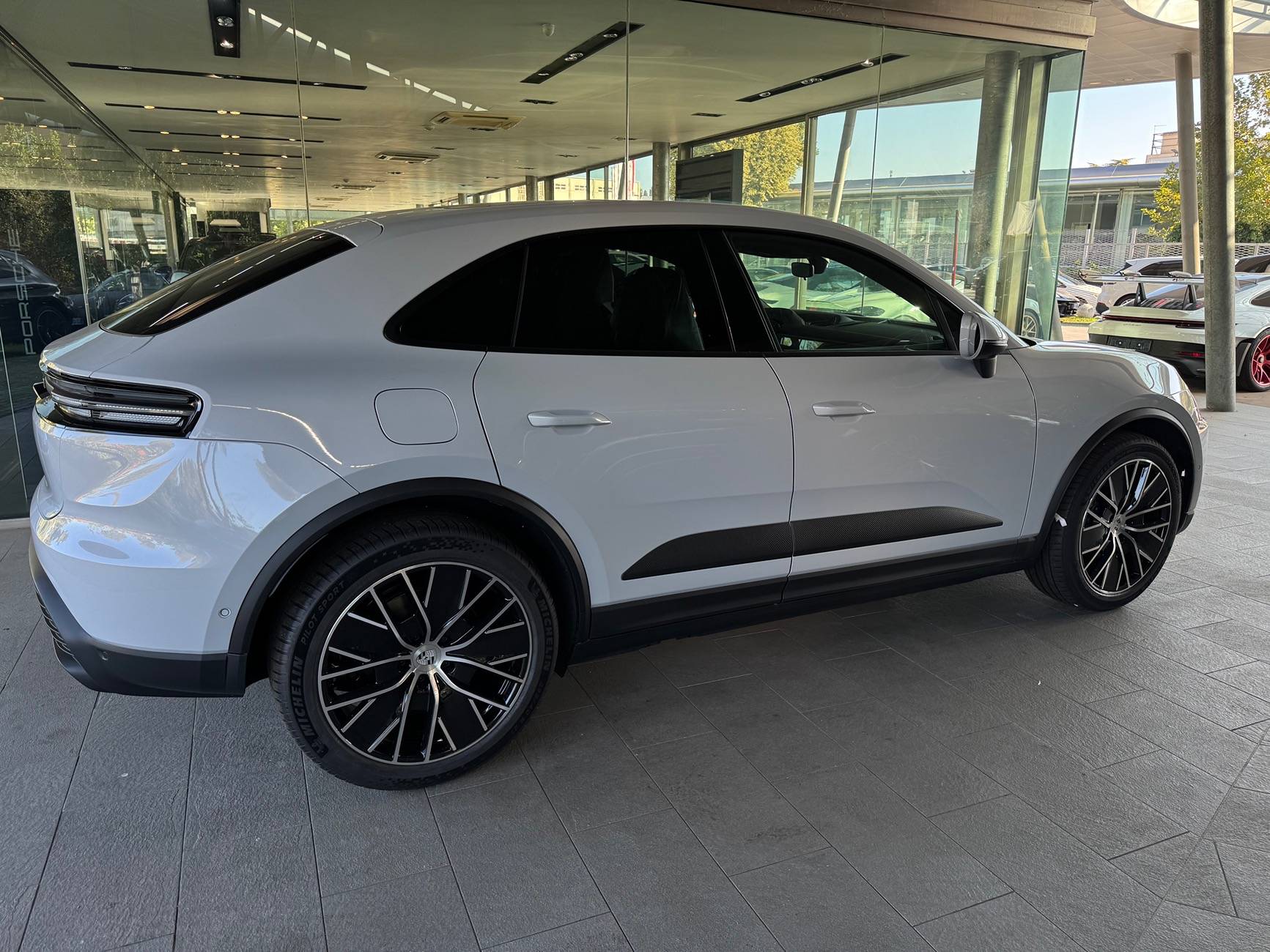 Electric Macan EV Received my Macan 4 EV in Ice Grey / Truffle Brown, first impressions & photos IMG_4165