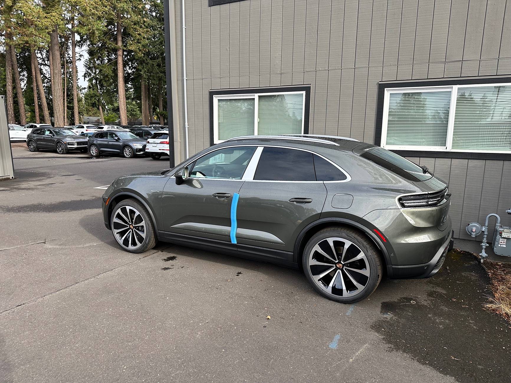 Electric Macan EV AVENTURINE GREEN Macan EV Photos Thread IMG_4562