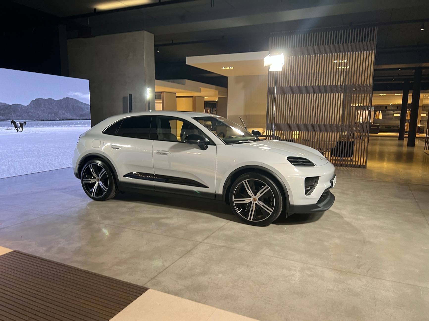 Electric Macan EV Italian official unveiling 2024 09 19 - Porsche Como IMG_4880.JPG