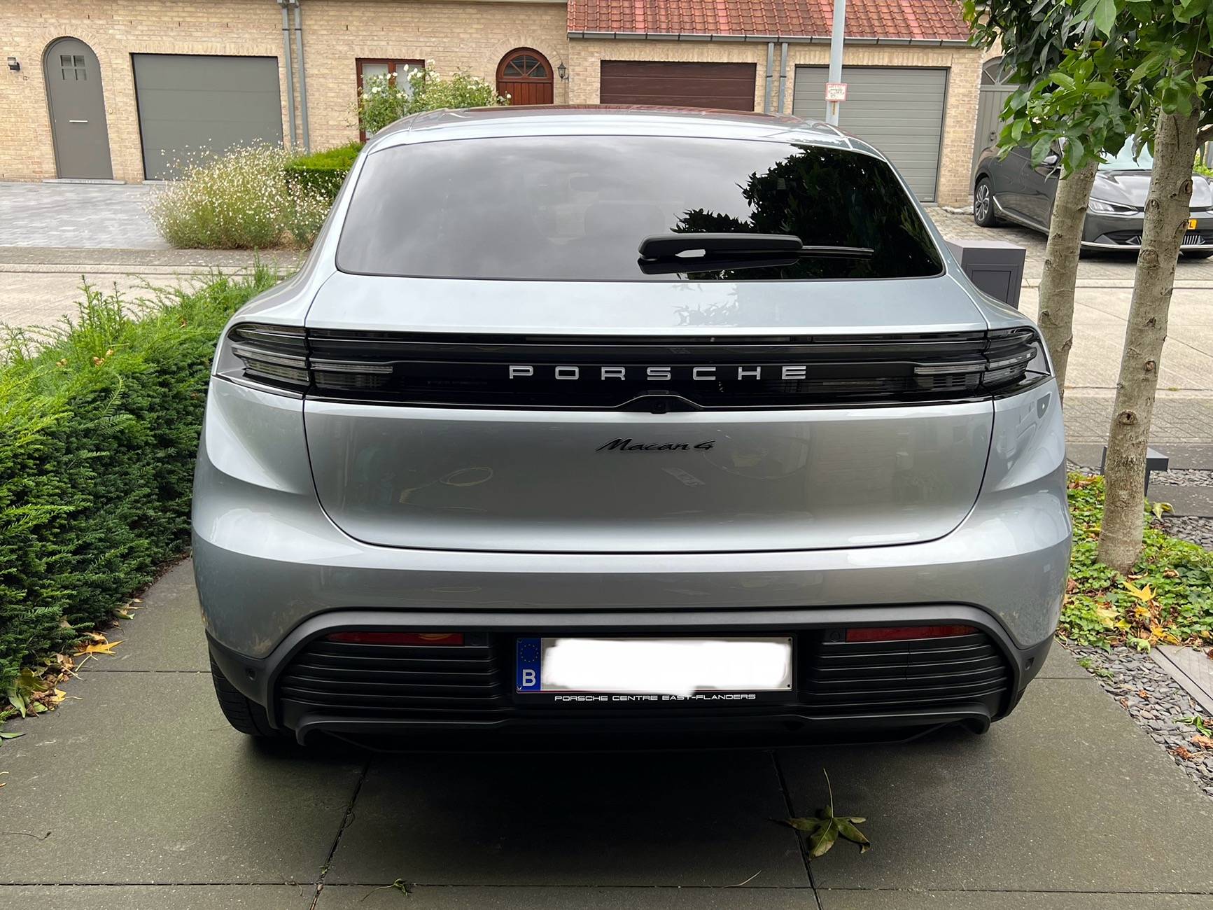 Macan EV DOLOMITE SILVER METALLIC Macan EV Photos Thread IMG_8489