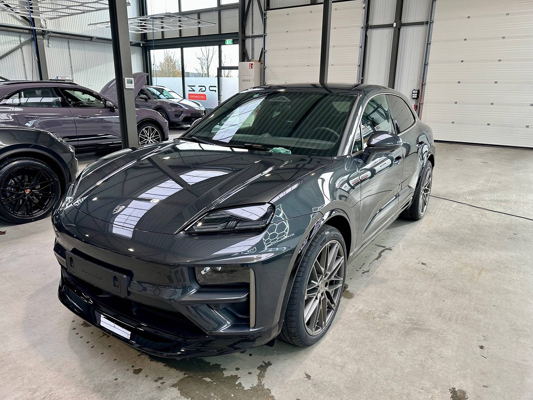 Electric Macan EV VOLCANO GREY Macan EV Photos Thread IMG_8626