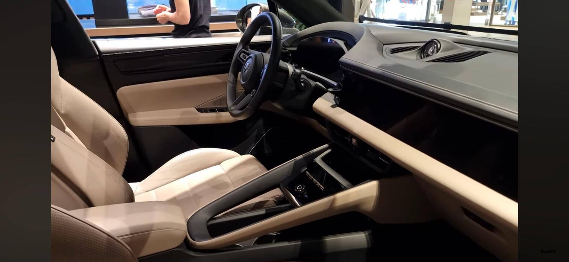 Macan EV Leather package vs interior (dashboard material?) IMG_9348