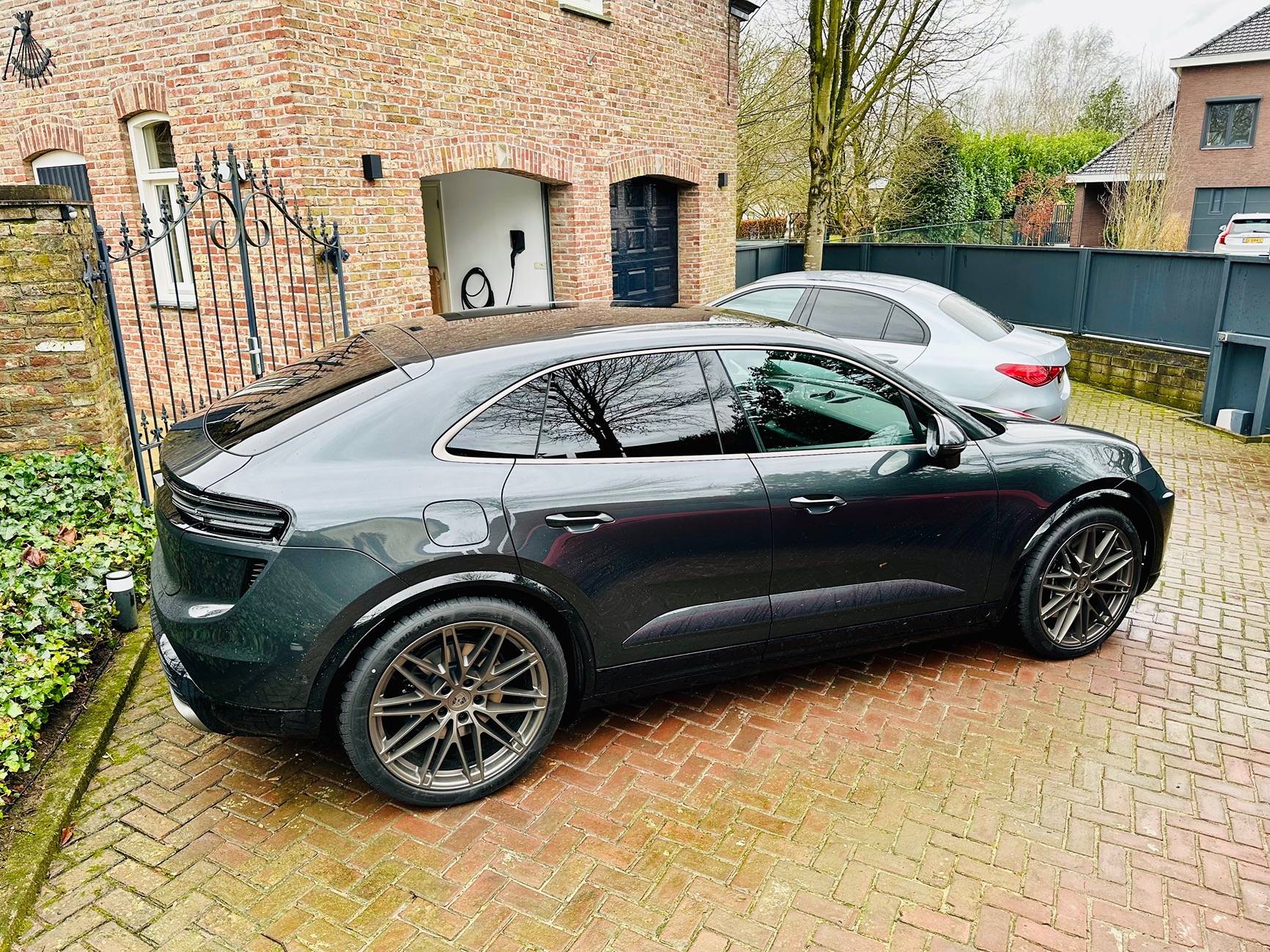 Electric Macan EV VOLCANO GREY Macan EV Photos Thread IMG_9397