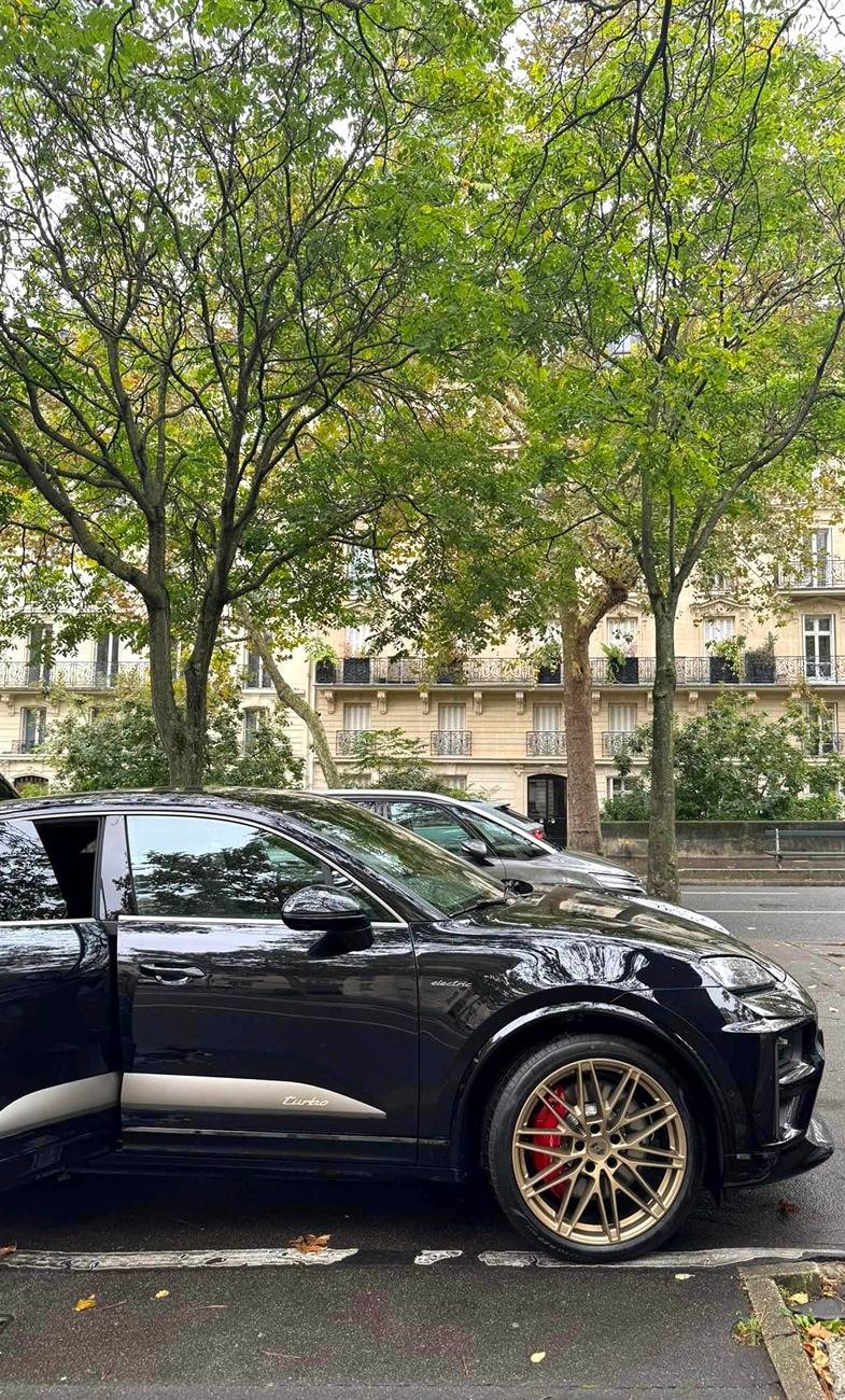 Electric Macan EV Random daily Macan EV photos - post yours! 🤳 jet black macan turbo ev neody 22%22 rs spyder wheels