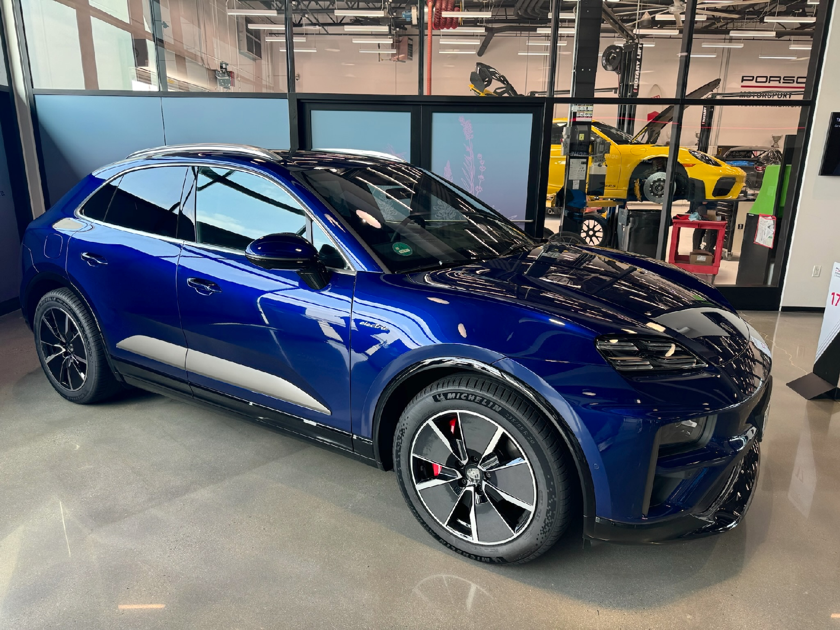 Electric Macan EV PECLA Macan EV review & impressions … (Gentian Blue, Ruby Copper Metallic photos) Macan EV Gentian Blue Metallic 3