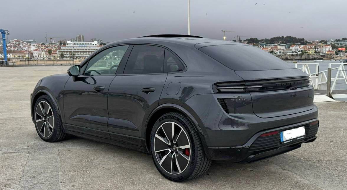 Electric Macan EV Macan EV Turbo Volcano Grey review (after first days coming from Taycan, 911 and ICE Macan) MacanEV3