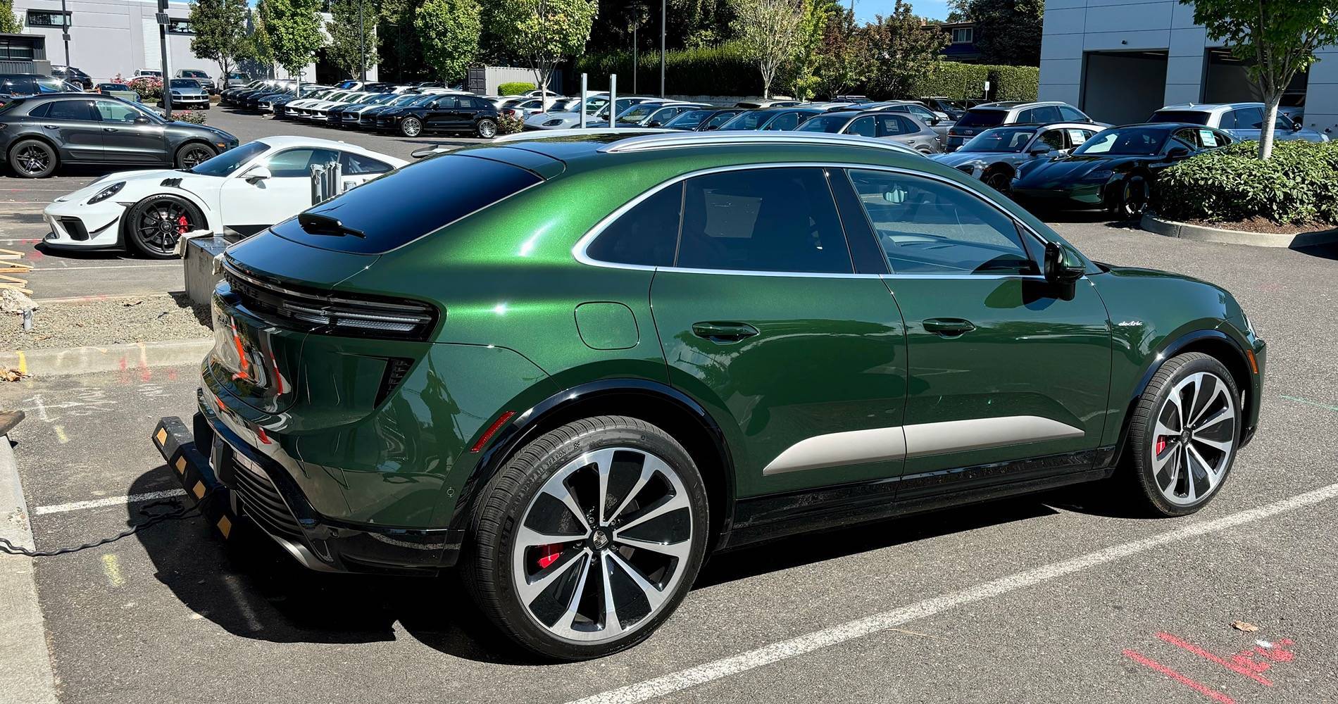 Electric Macan EV OAK GREEN Macan EV Photos Thread Oak Green 2024 Macan EV Turbo 3