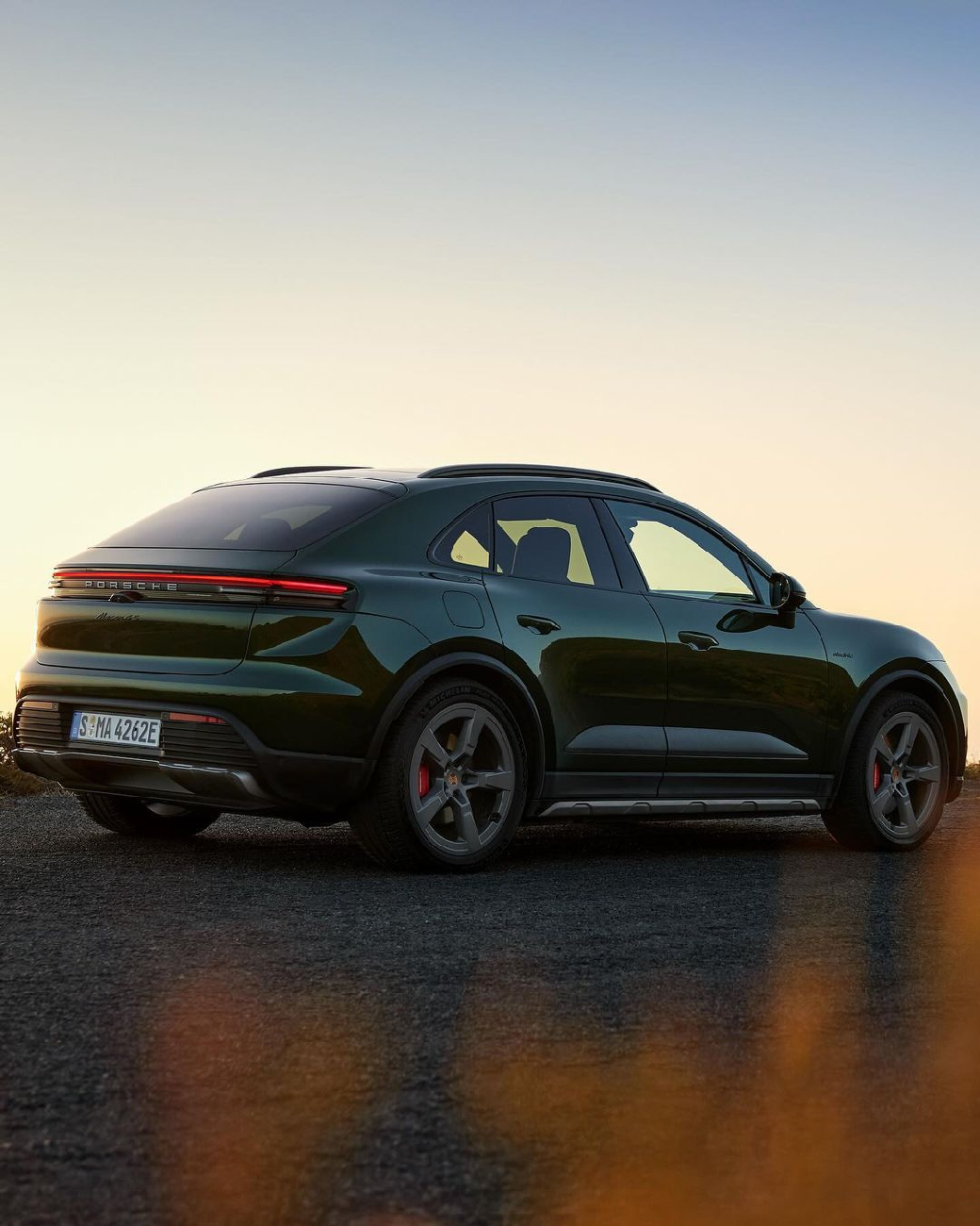 Macan EV OAK GREEN Macan EV Photos Thread Oak Green Electric Macan EV Electric4