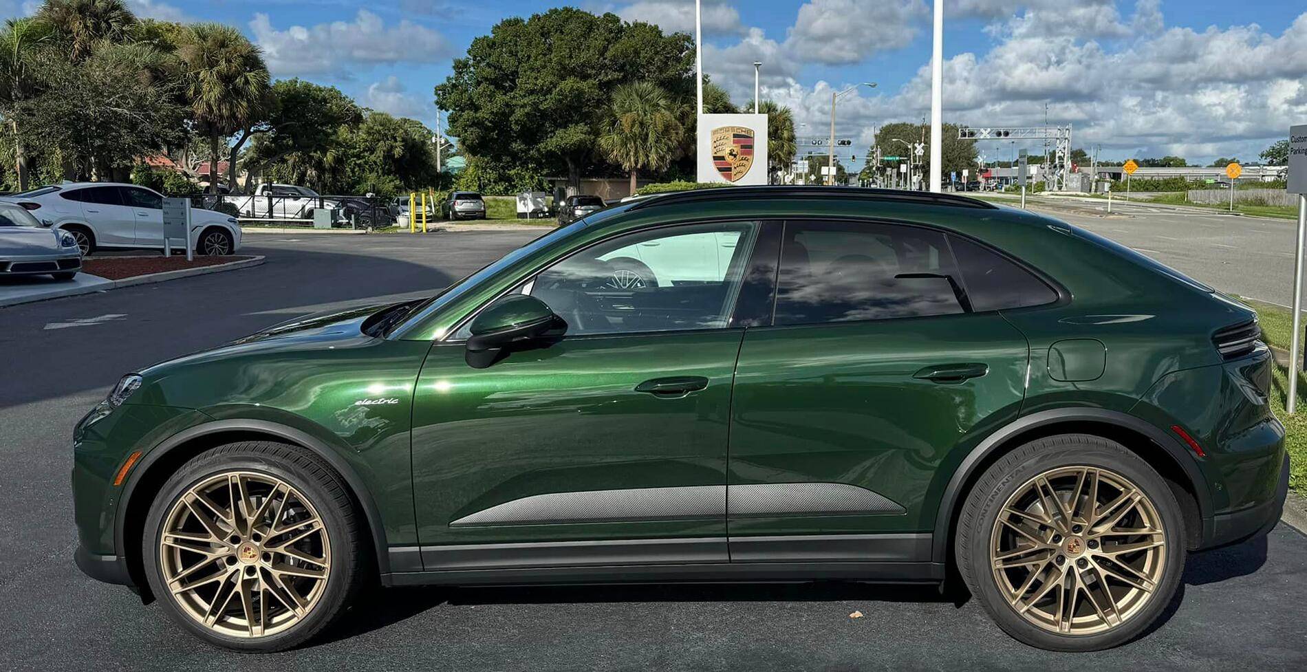 Electric Macan EV OAK GREEN Macan EV Photos Thread Oak Green Macan EV 4 with Neodyme Wheels 22%22 RS Spyder 1