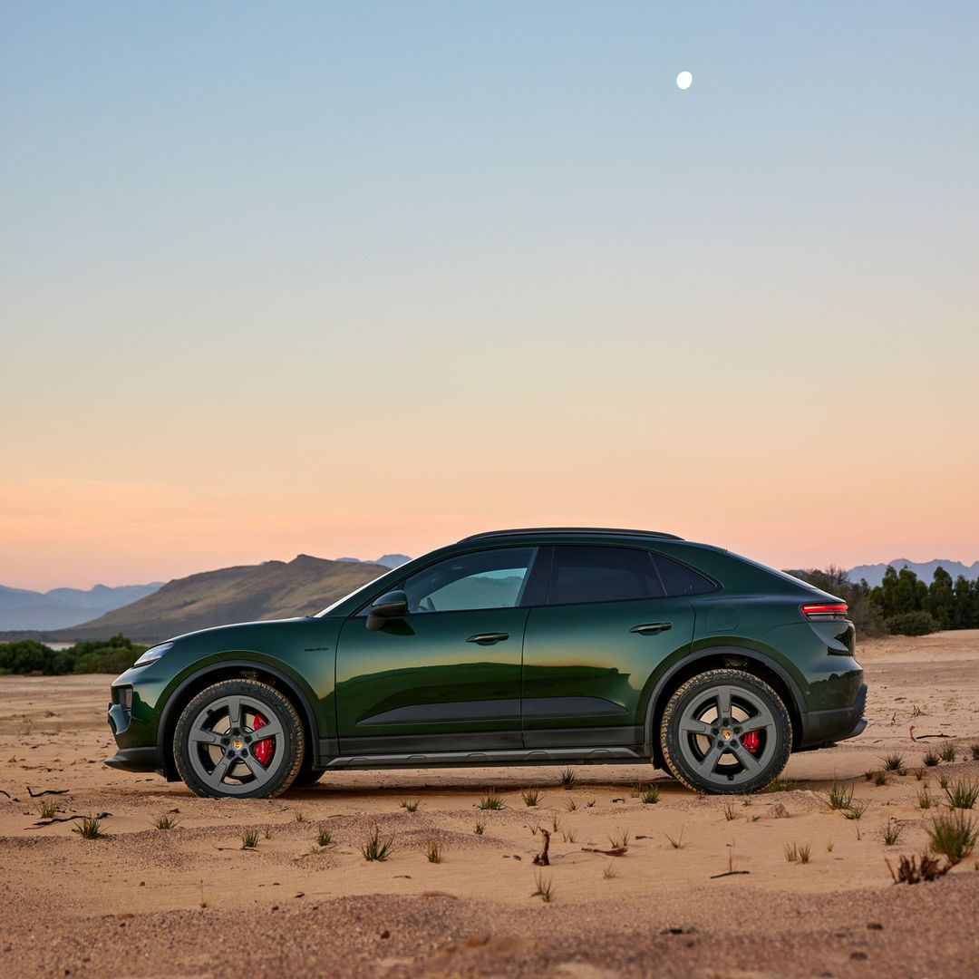 Macan EV OAK GREEN Macan EV Photos Thread Oak Green Macan EV Electric color