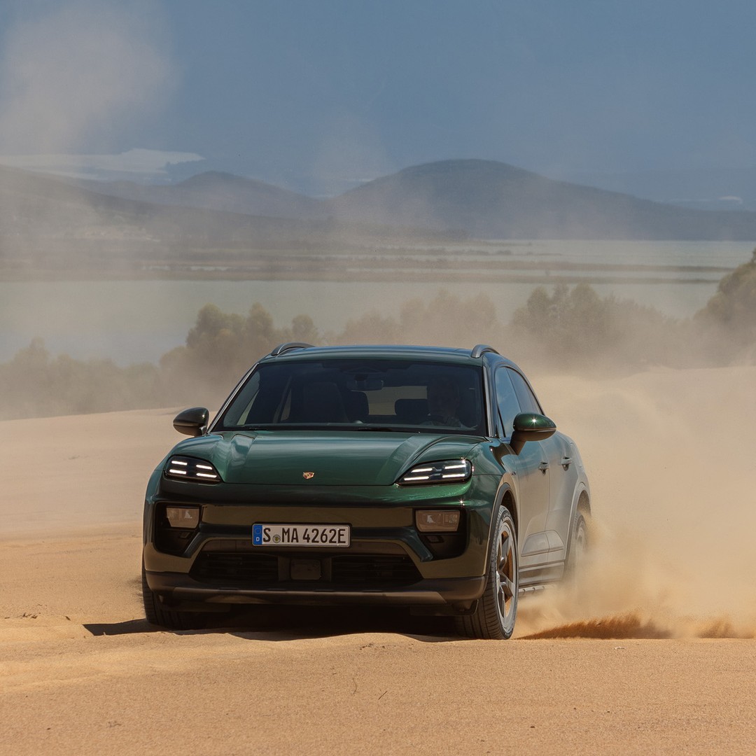 Macan EV OAK GREEN Macan EV Photos Thread Oak Green Macan EV Electric color1