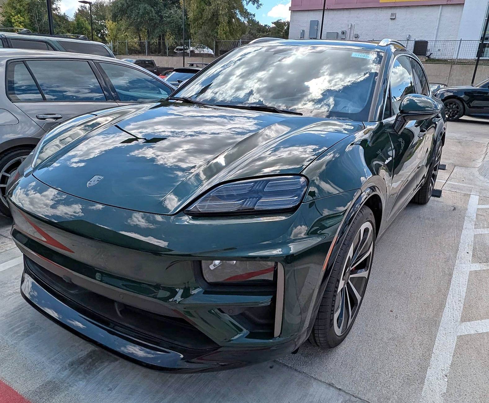 Macan EV OAK GREEN Macan EV Photos Thread oak green metallic macan turbo ev electric