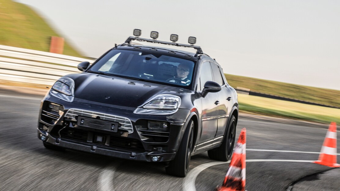 Electric Macan EV First official Macan BEV photos Porsche-Macan-BEV-Prototype-2