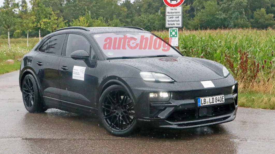 Macan EV Macan EV spotted nearly undisguised Porsche-Macan-EV-drops-camo-21-copy