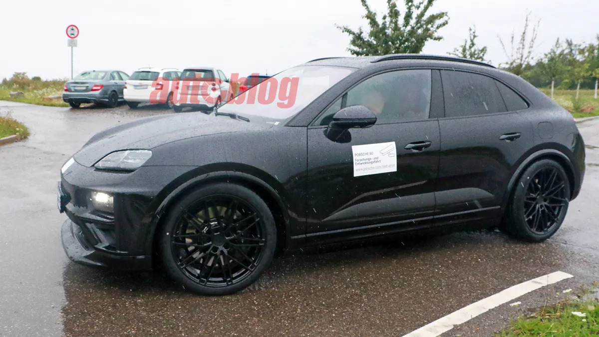 Macan EV Macan EV spotted nearly undisguised Porsche-Macan-EV-drops-camo-29-copy