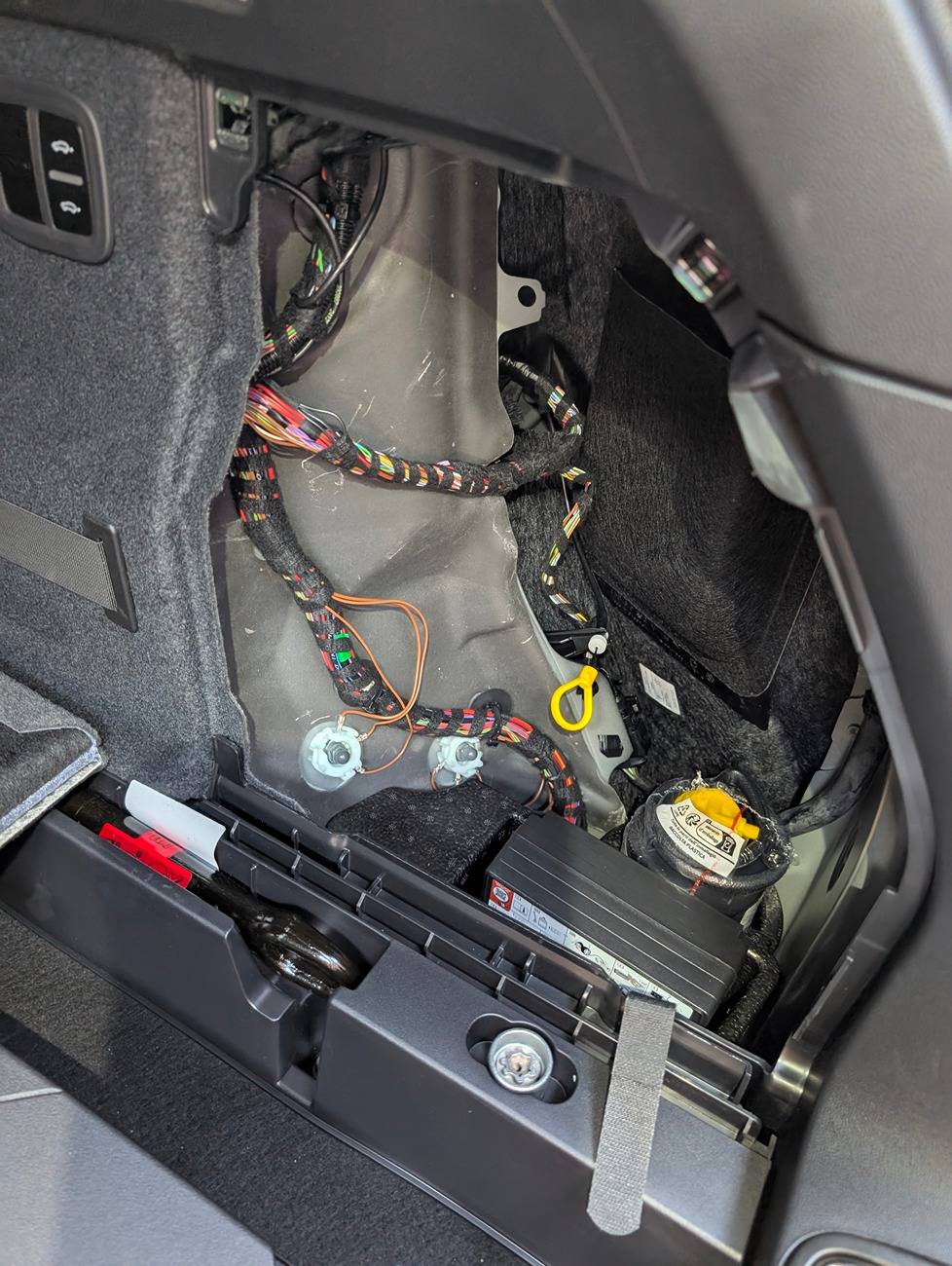 Electric Macan EV Dashcam installation issues -- fuse box location? PXL_20241018_214107079