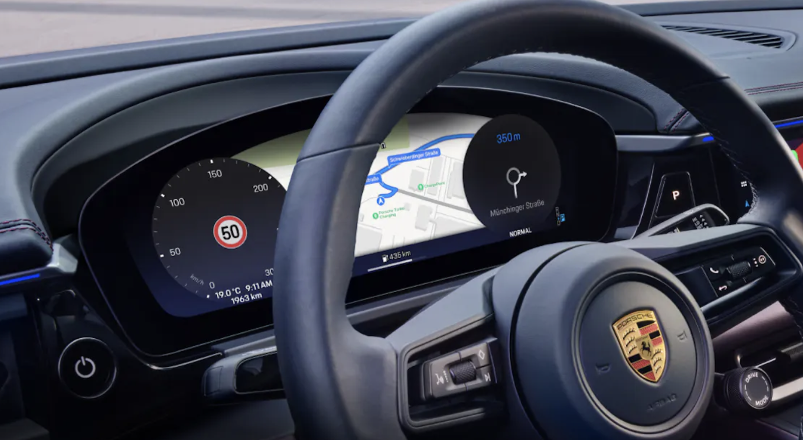 Electric Macan EV New CarPlay Preview at WWDC 2024 Scherm­afbeelding 2024-08-16 om 21.54.39