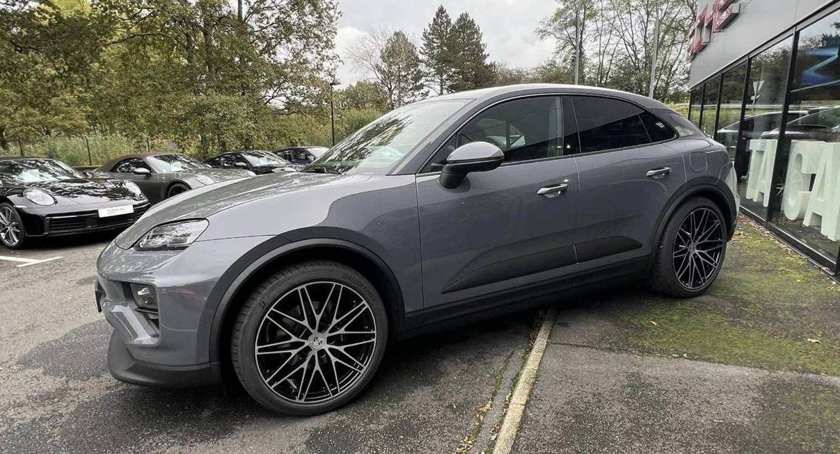 Electric Macan EV SLATE GREY NEO Macan EV Photos Thread Slate Grey Neo Macan 4 EV 5