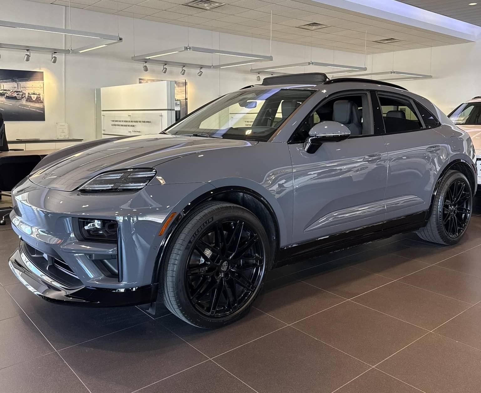 Electric Macan EV SLATE GREY NEO Macan EV Photos Thread SLATE GREY NEO Macan EV turbo black wheels