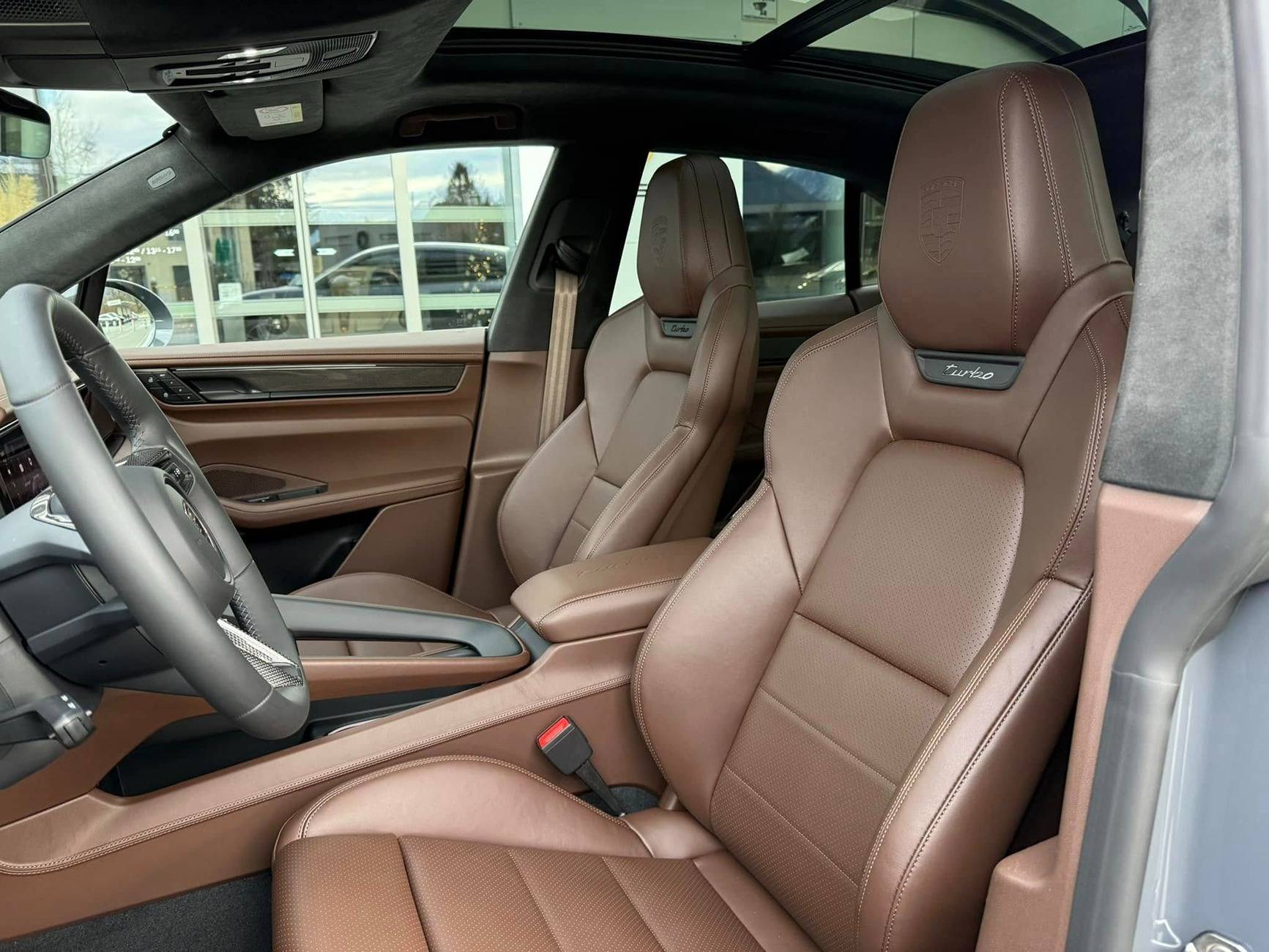 Electric Macan EV Slate Grey Neo + Truffle Brown Full Interior on Macan Turbo EV is the chef's kiss 👨🏻‍🍳 Slate Grey Neo + Truffle Brown Full Interior on Macan EV1