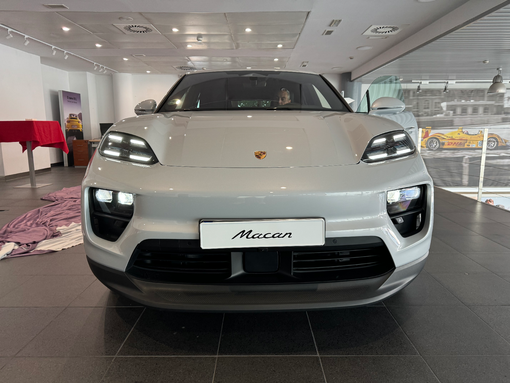 Electric Macan EV Macan 4 - Offoad package tempImageGhInok