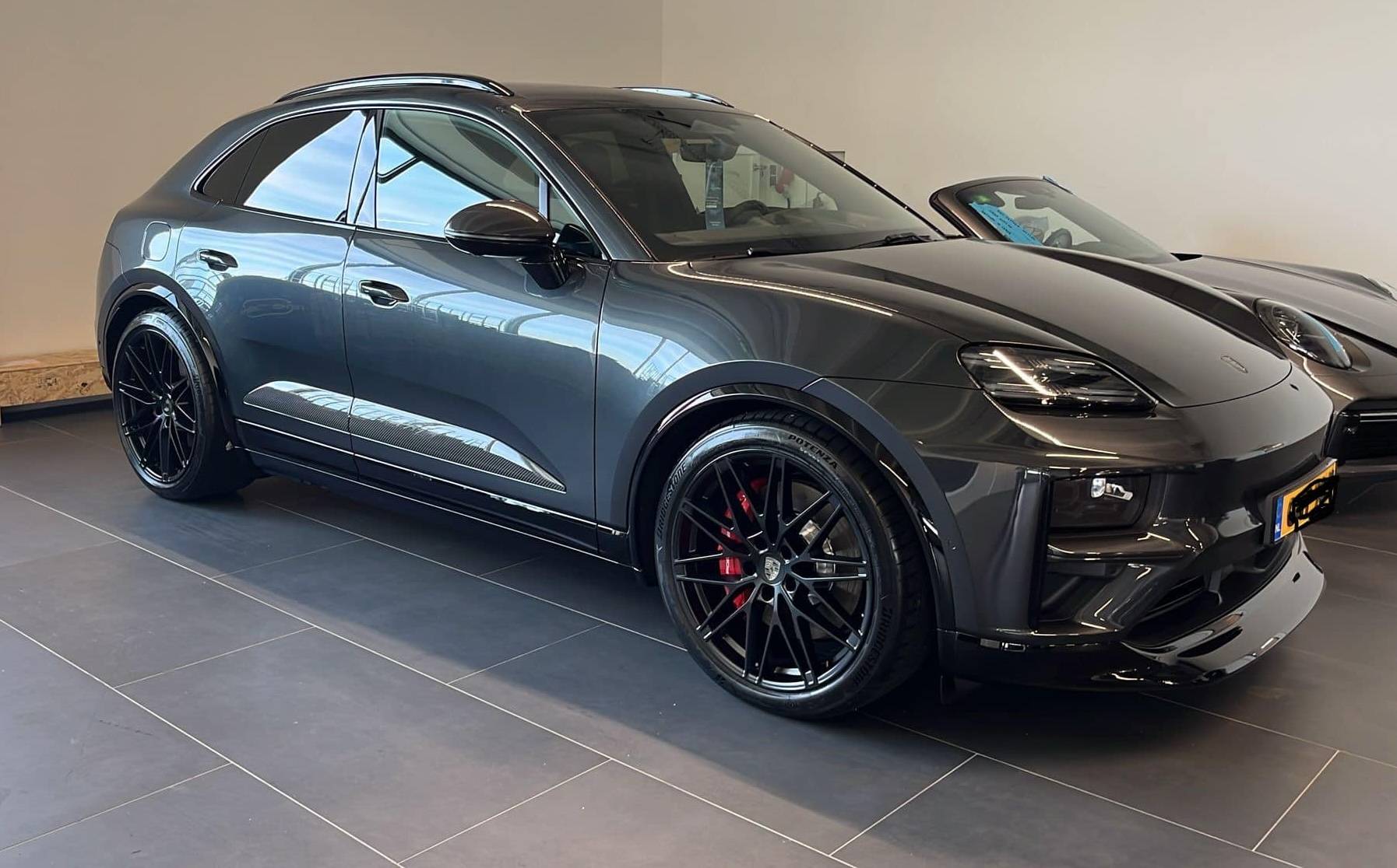 Electric Macan EV VOLCANO GREY Macan EV Photos Thread Volcano Grey 2025 Macan Turbo EV