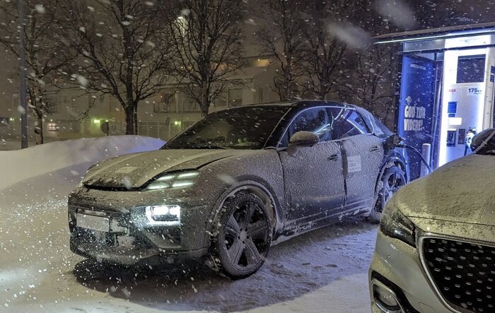 New Macan EV Spotted Charging at 172 kW