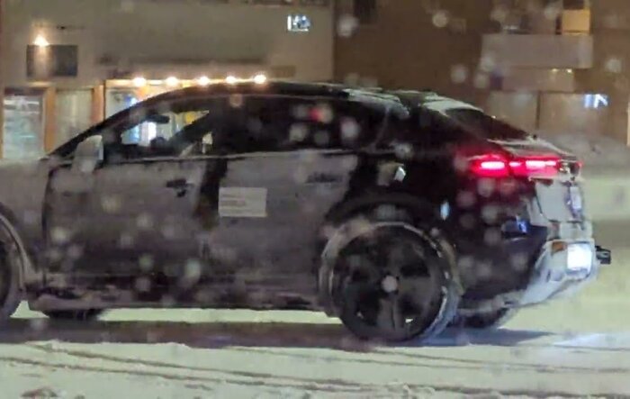 Macan EV Spy Videos on Snow