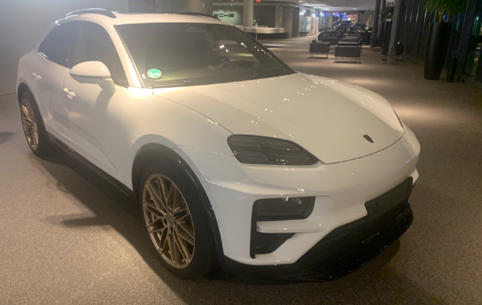 Test drive review of Macan EV @ PEC ATL Experience w/ comparison vs. ICE Macan