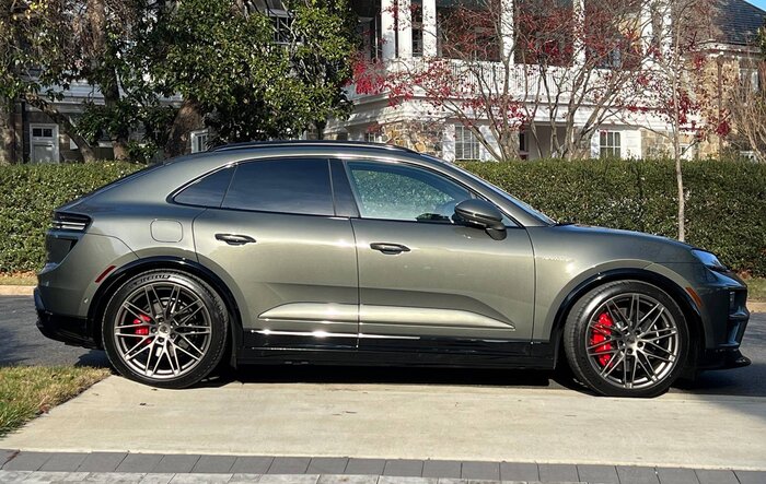 Delivered: Macan Turbo EV Beast @1week+1,250 miles - Aventurine Green + Truffle Brown Club Leather!!